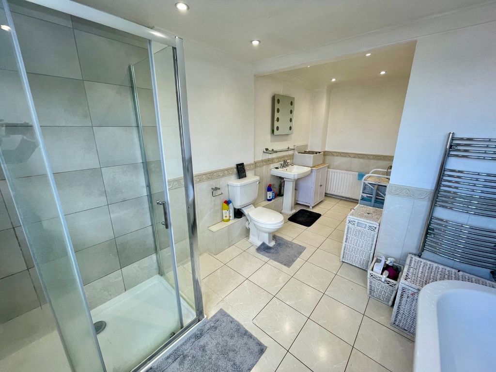 Property photo 3 of 9 3882232