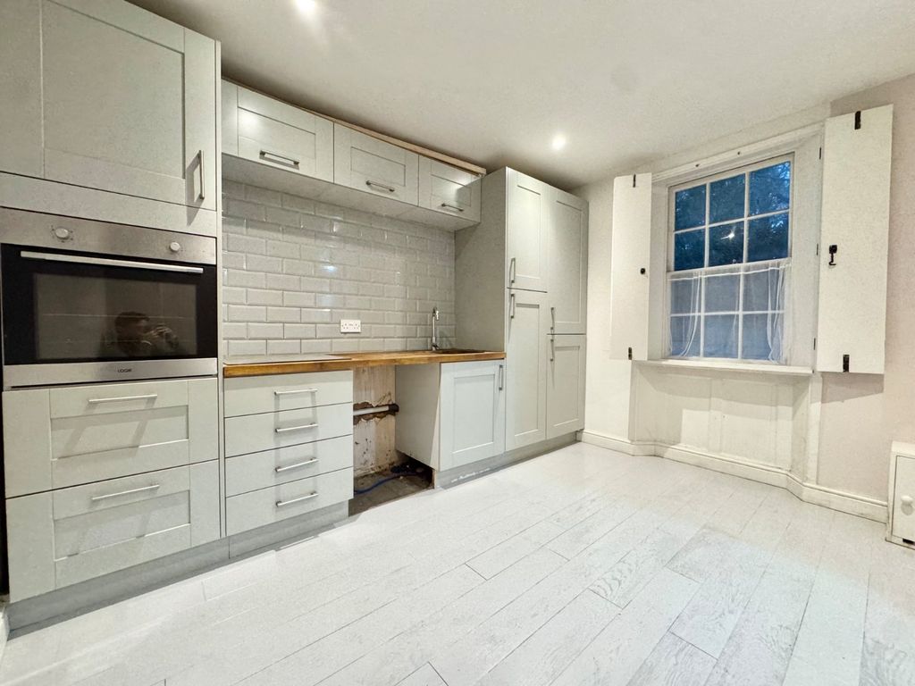 Property photo 2 of 7 Picture 2