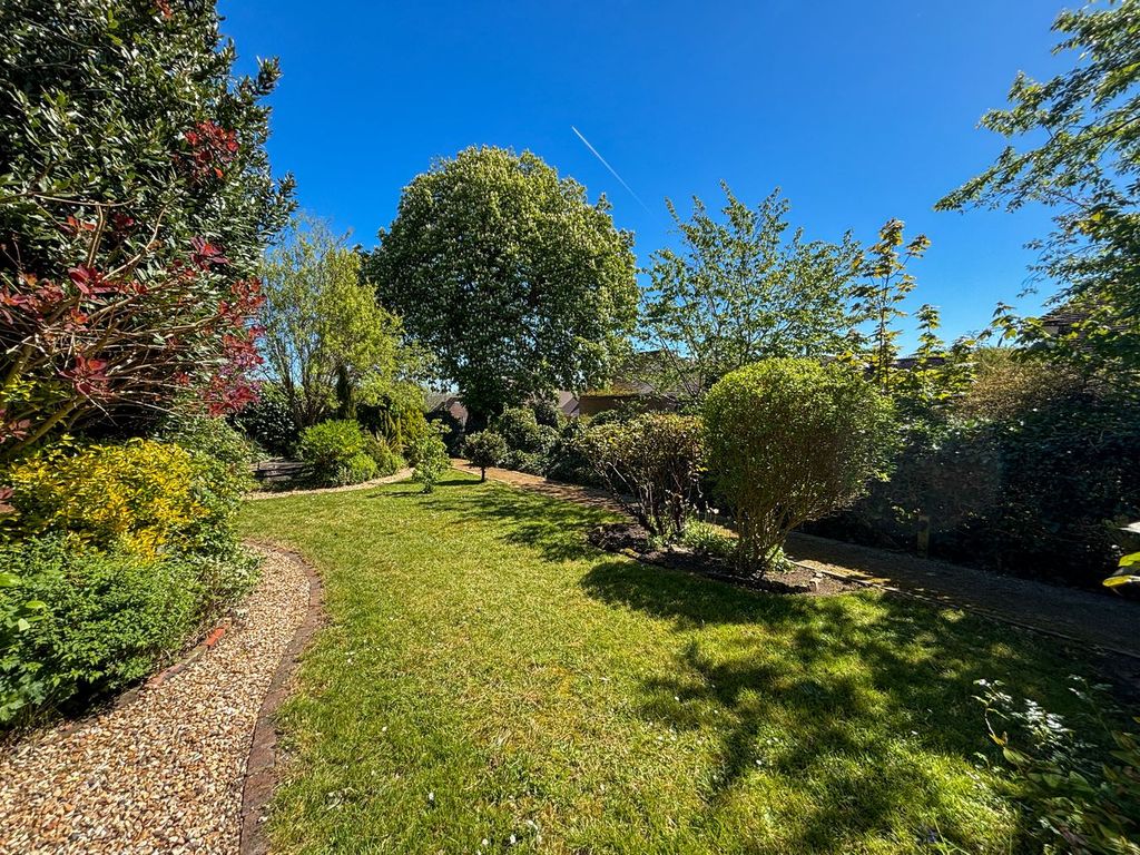 Property photo 2 of 26