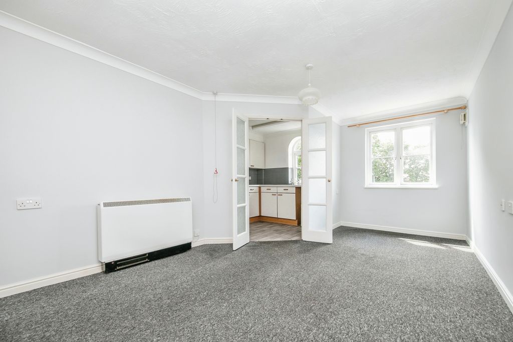Property photo 1 of 9 Lounge