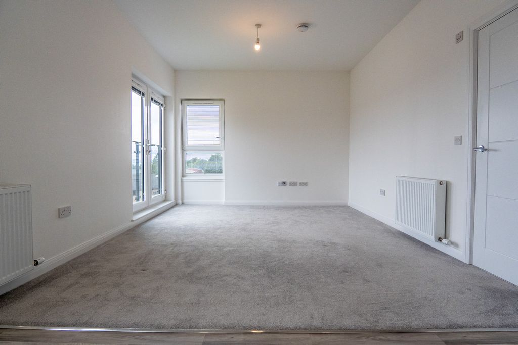Property photo 3 of 24