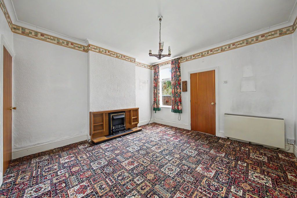 Property photo 3 of 21 Dining Room