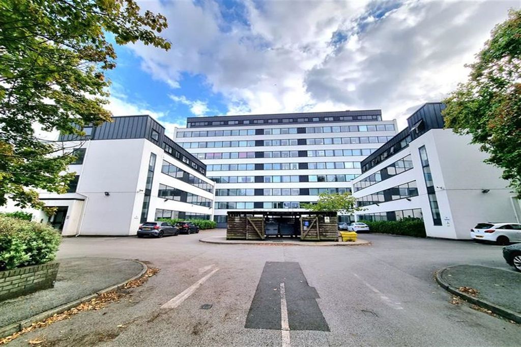 Property photo 1 of 11 (Main)