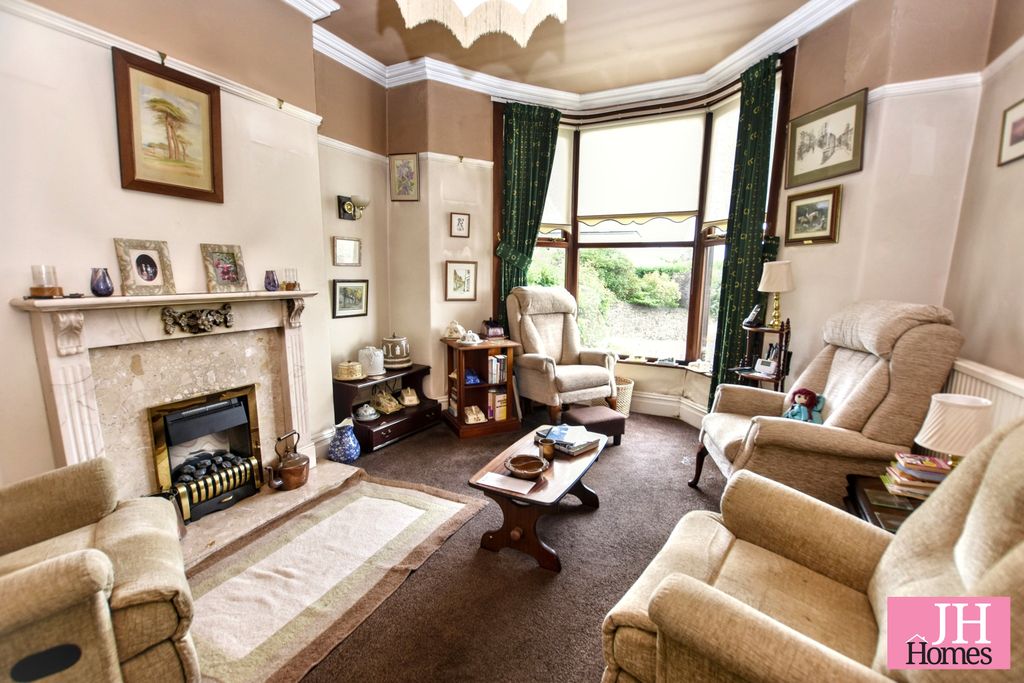 Property photo 2 of 22