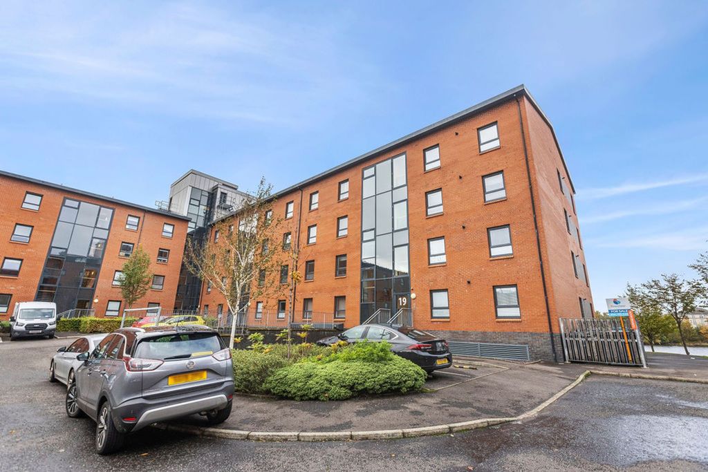 Property photo 1 of 25