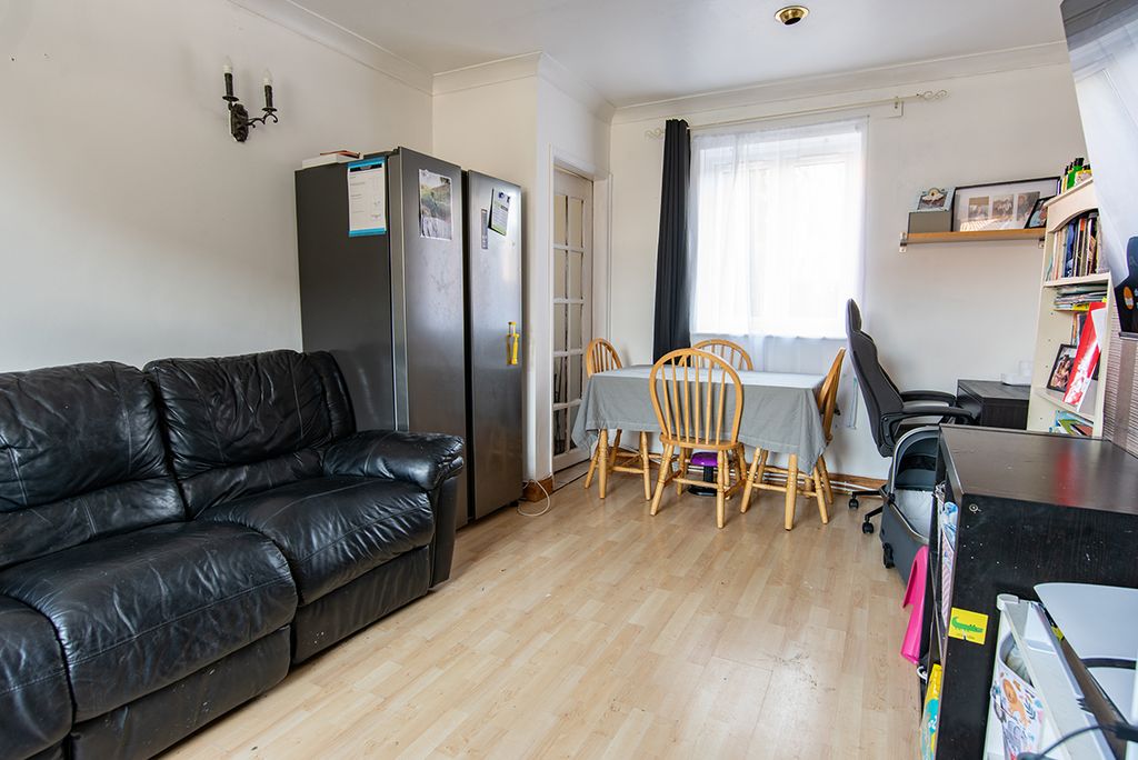 Property photo 3 of 17