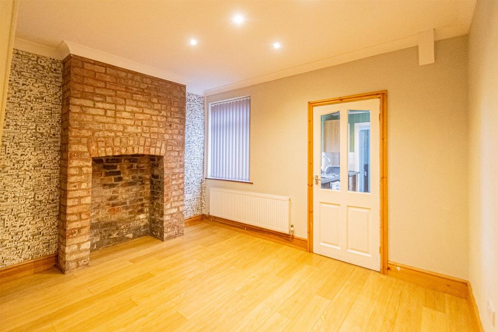 Property photo 2 of 9 Dining Room
