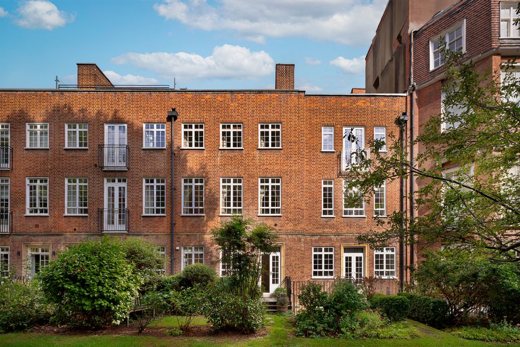 Property photo 3 of 12