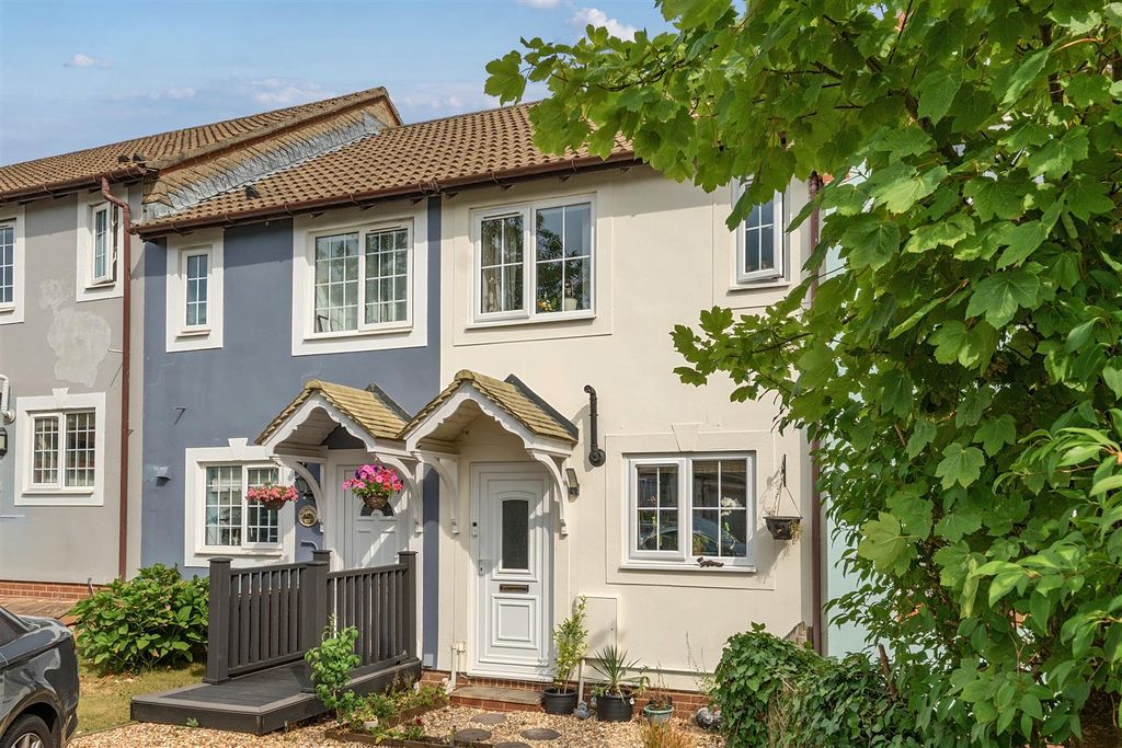 Property photo 1 of 18 Staniforth Front..Jpg