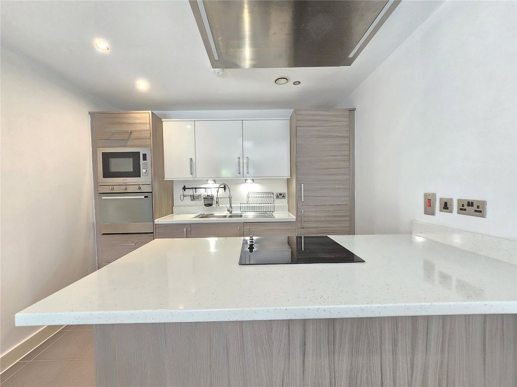 Property photo 2 of 15 Picture No. 04