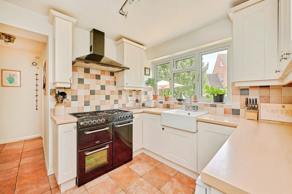 Property photo 2 of 21
