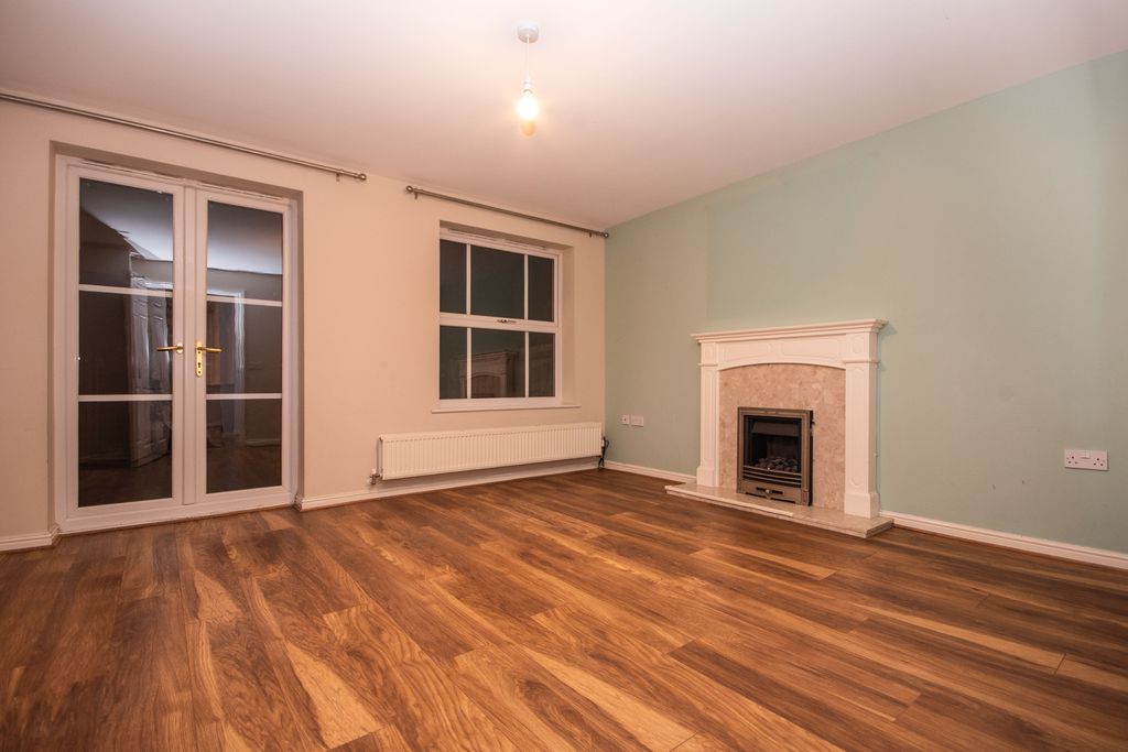 Property photo 3 of 12 Living Room