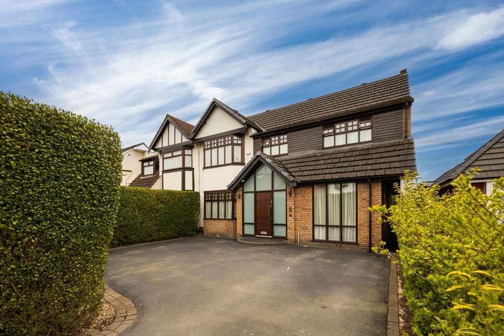 Property photo 1 of 48 Broom Lane, Salford