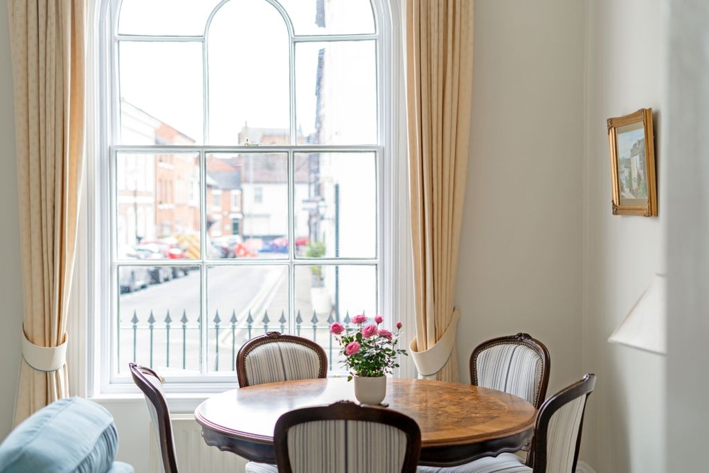 Additional image 6 of 2 bed flat to rentThe Fold, Payton Street, Stratford-Upon-Avon CV37