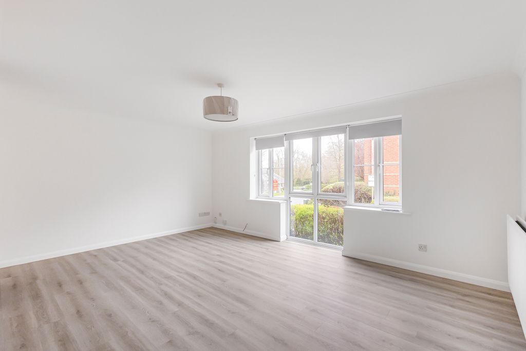 Property photo 2 of 10 Lounge