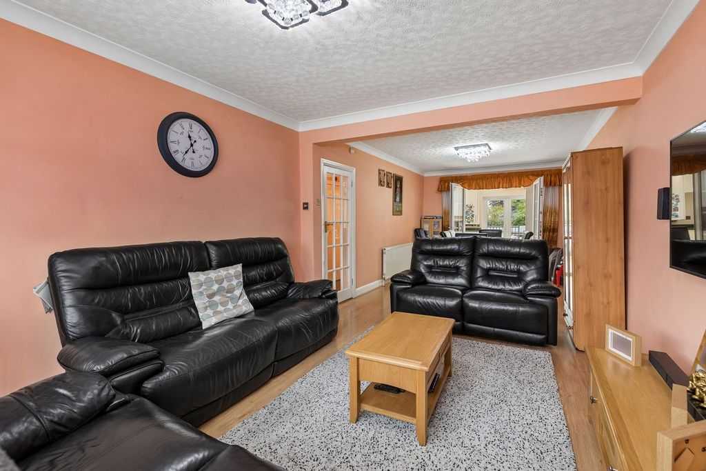 Property photo 3 of 22