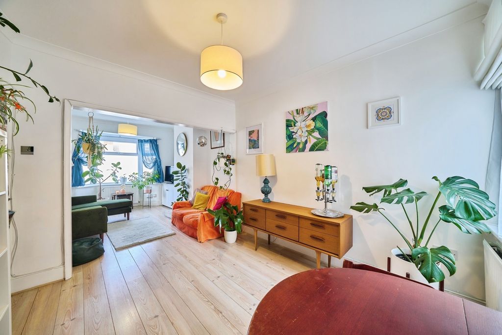 Property photo 3 of 22 Pbox-Img.Jpg