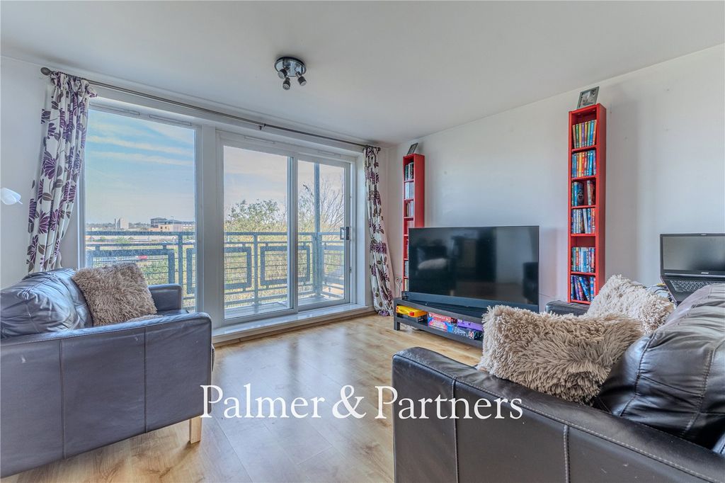 Property photo 3 of 14 Picture No. 12