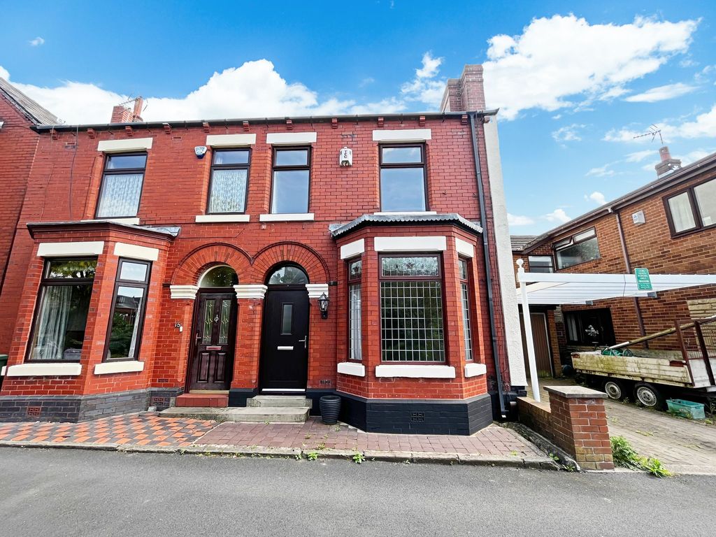 Property photo 1 of 28