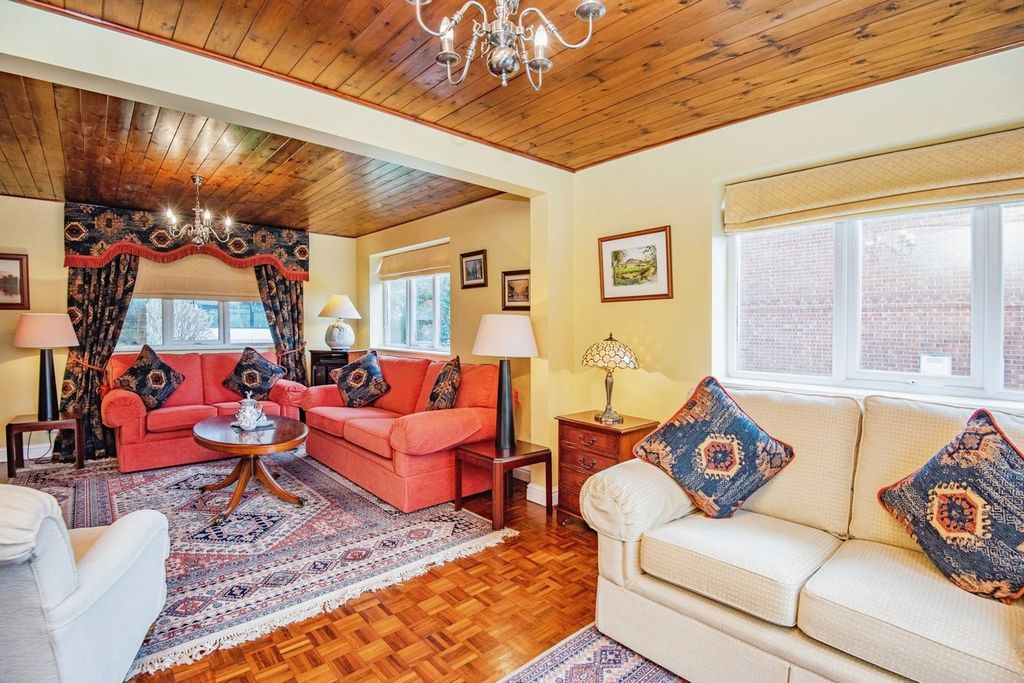 Property photo 3 of 20