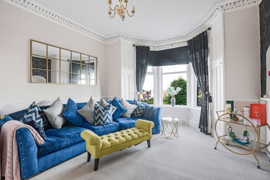 Property photo 3 of 33