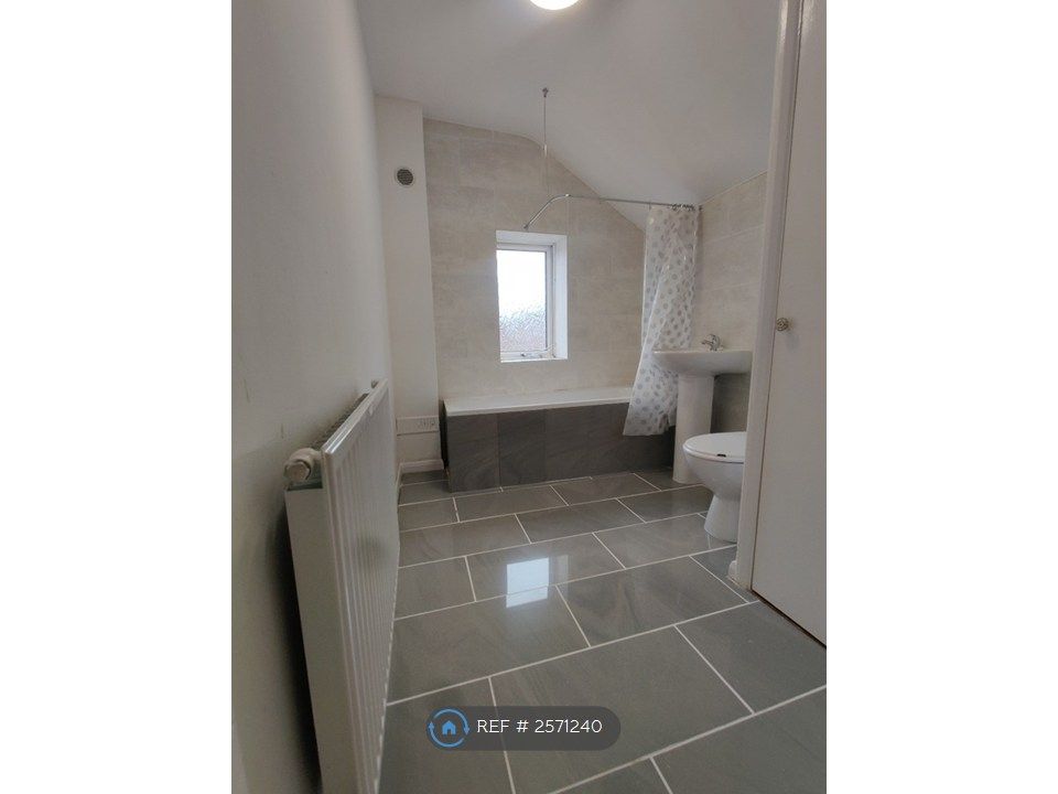 Property photo 1 of 12 Main Bathroom