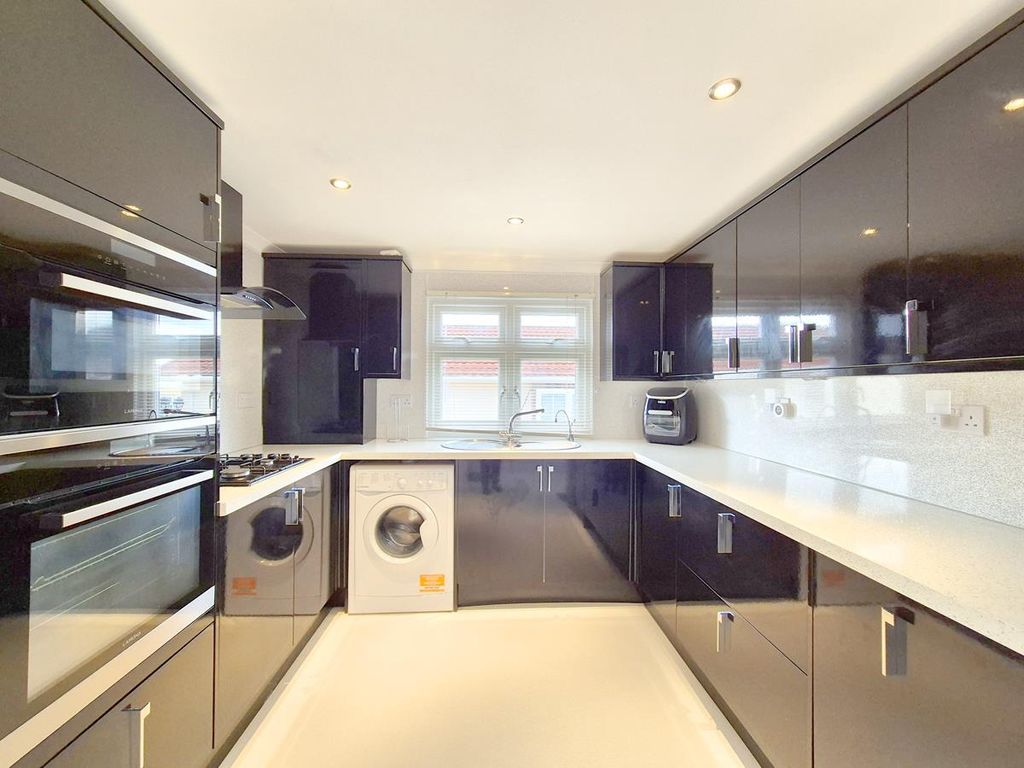 Property photo 3 of 8 20251009_102839.Jpg