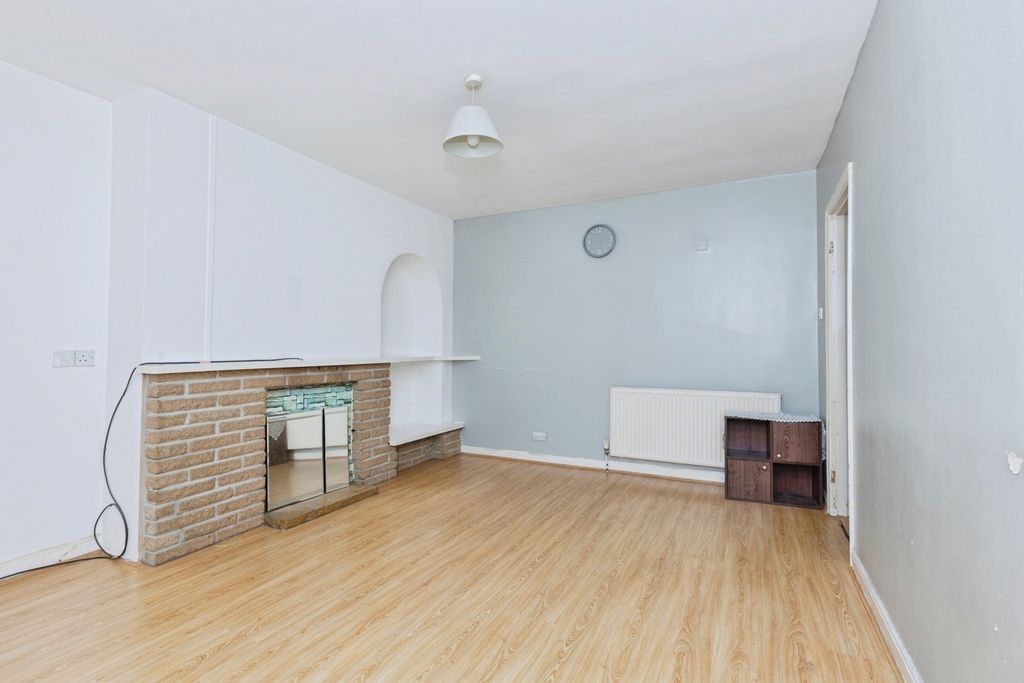Property photo 2 of 20 Lounge