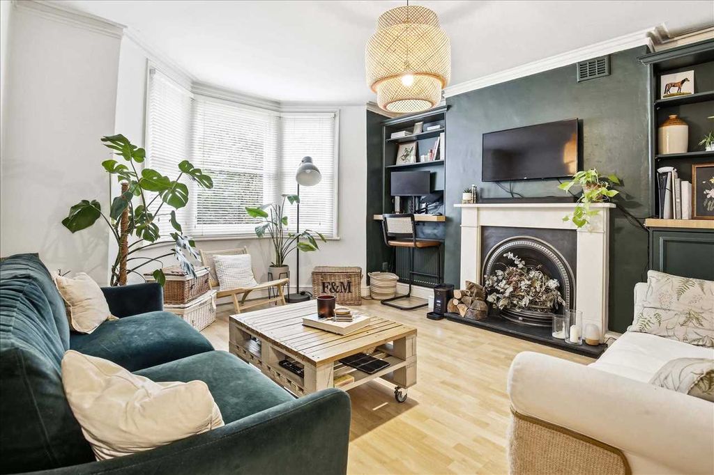 Property photo 2 of 22