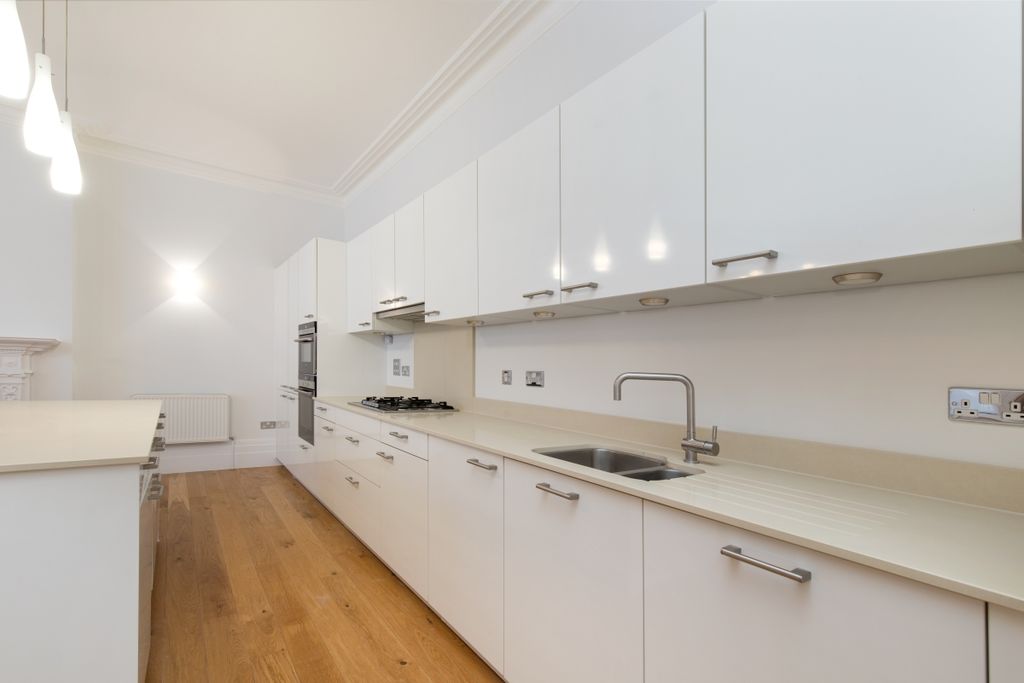 Property photo 2 of 12 Gff, 63 Montagu S...