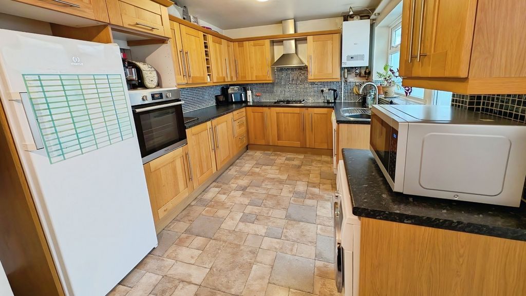 Property photo 3 of 13 Pbox-Img.Jpg