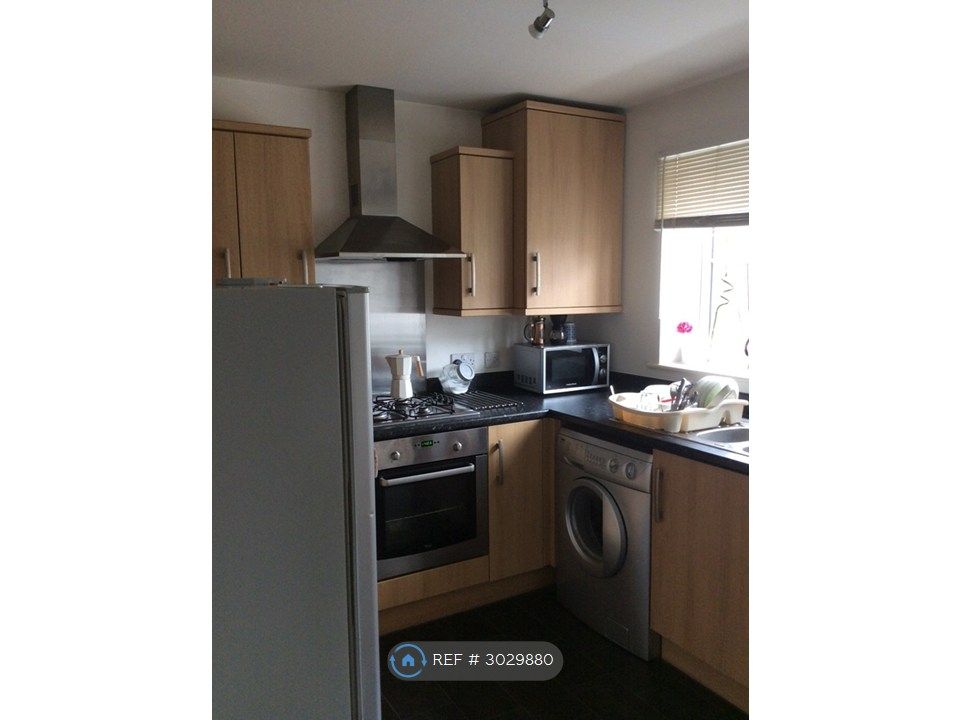 Property photo 3 of 25 Kitchen