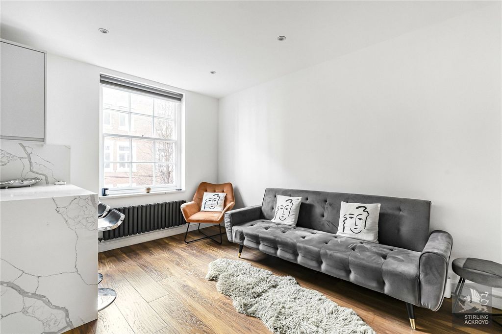 Property photo 2 of 15 Reception/Kitchen