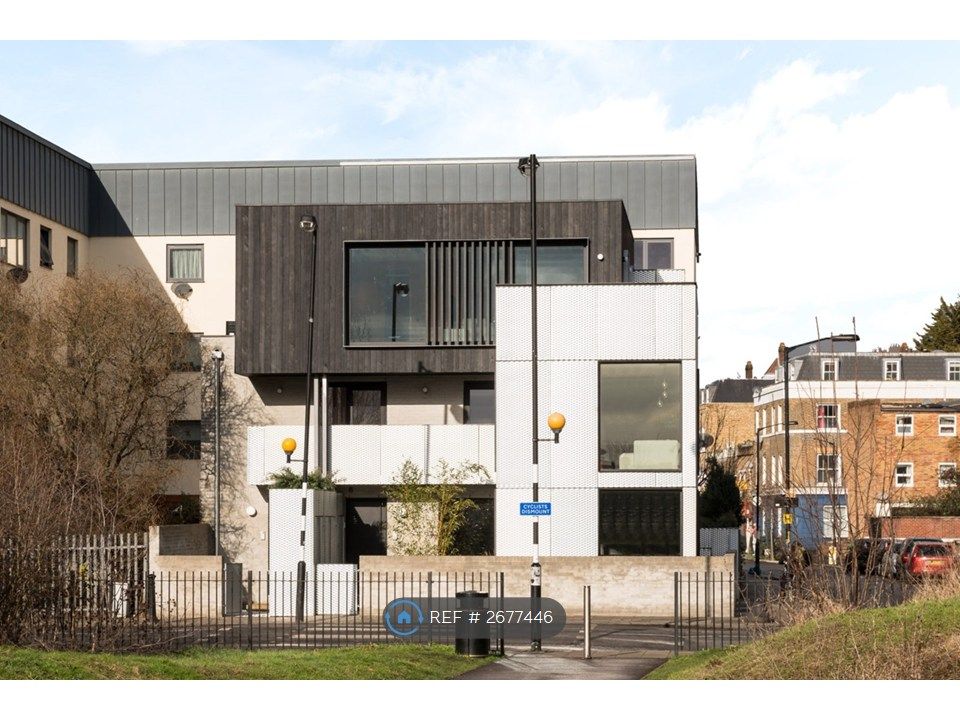 Property photo 2 of 11 Apartment