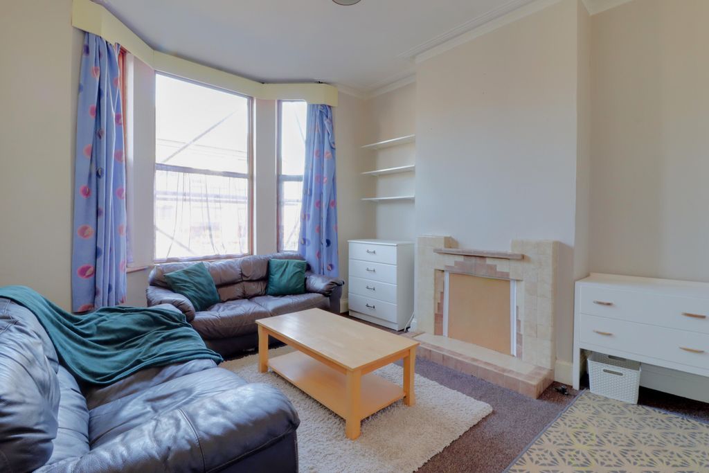 Property photo 3 of 11 Img_9864-Img_9866