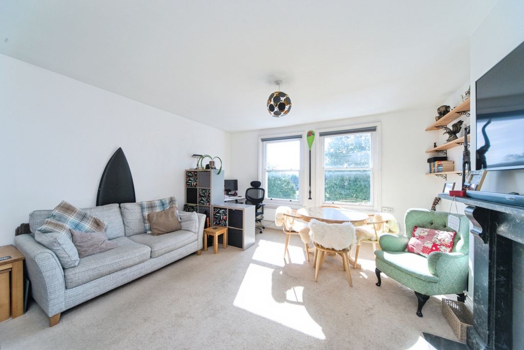 Property photo 3 of 17 Photo