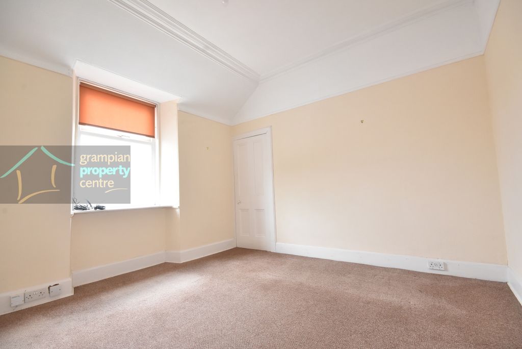 Property photo 2 of 13 Lounge 2 (2).Jpg