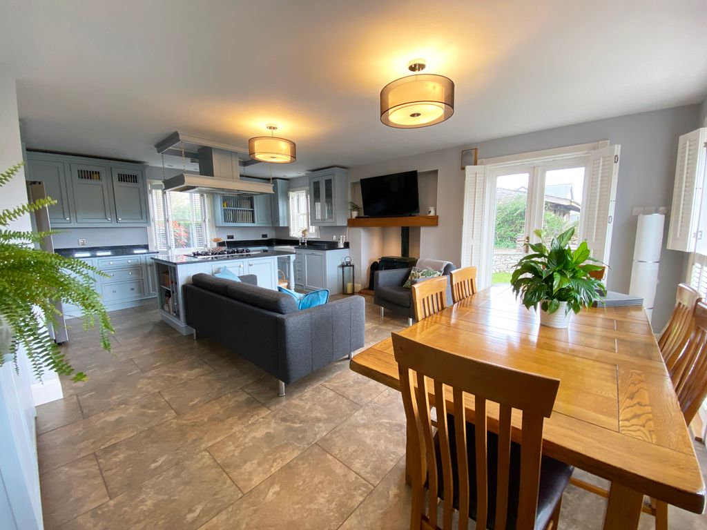 Property photo 3 of 58