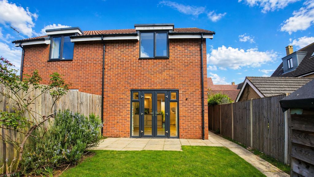 Property photo 2 of 8