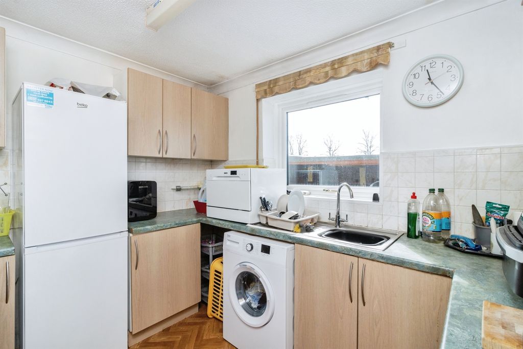 Property photo 3 of 16