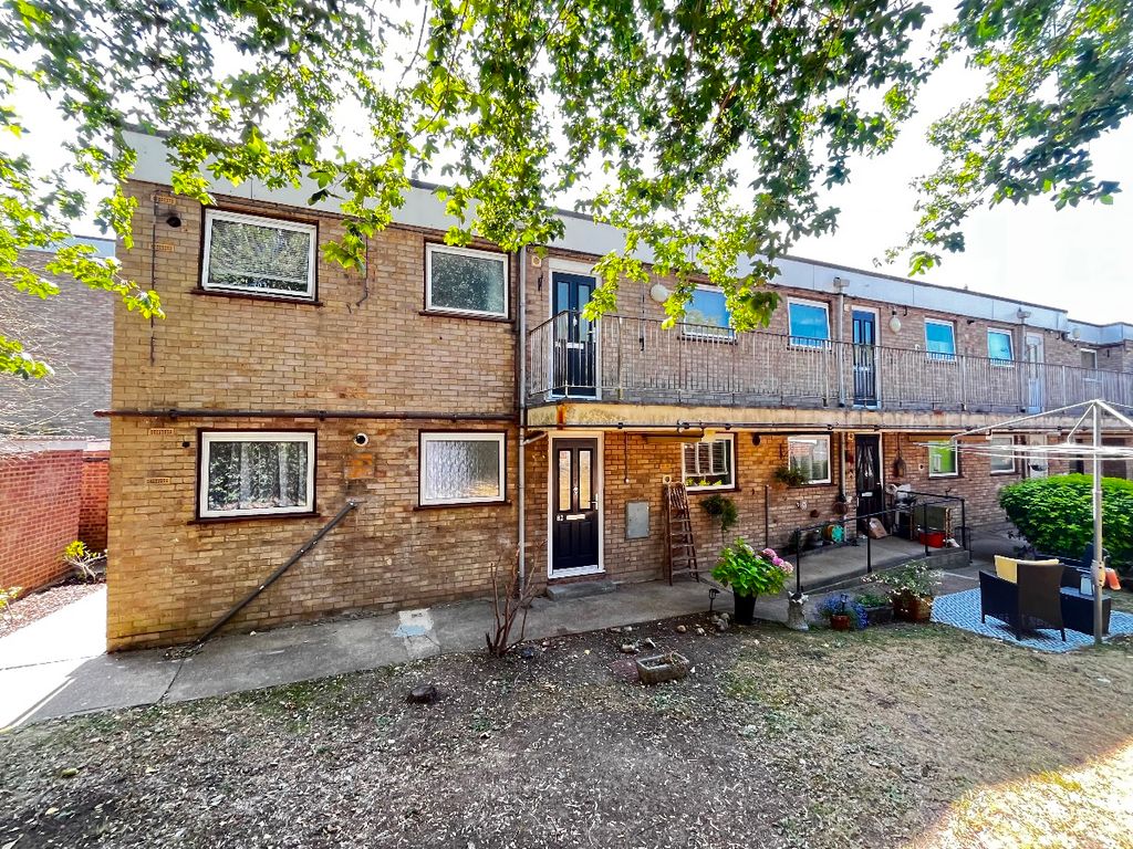 Property photo 1 of 5