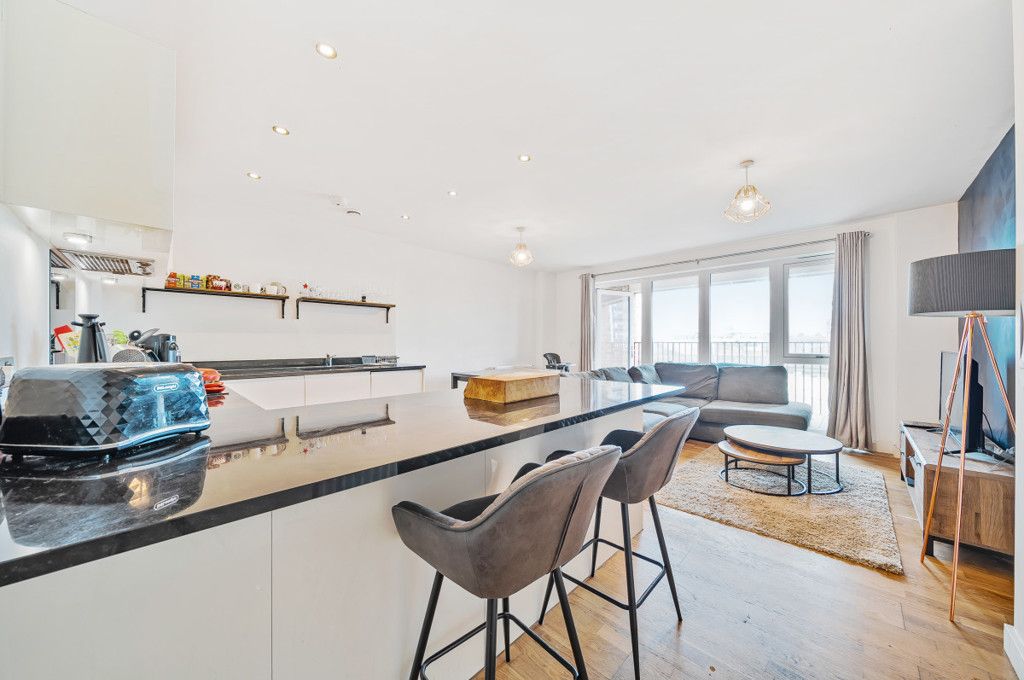 Property photo 2 of 14 Reception/Kitchen
