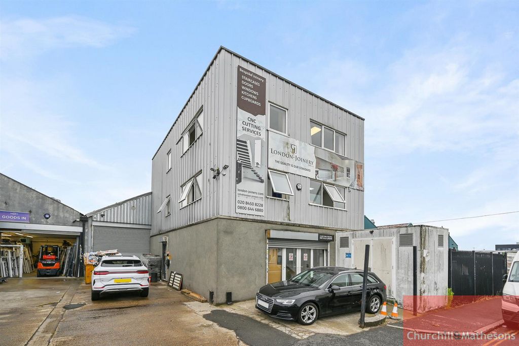 Property photo 2 of 14