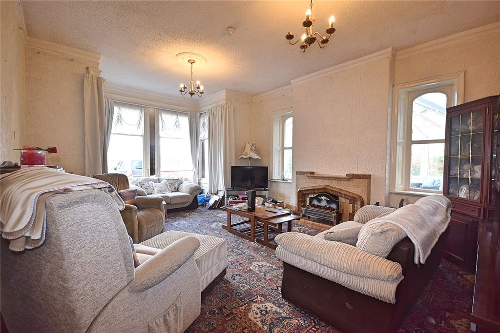 Property photo 2 of 40 Picture No. 03