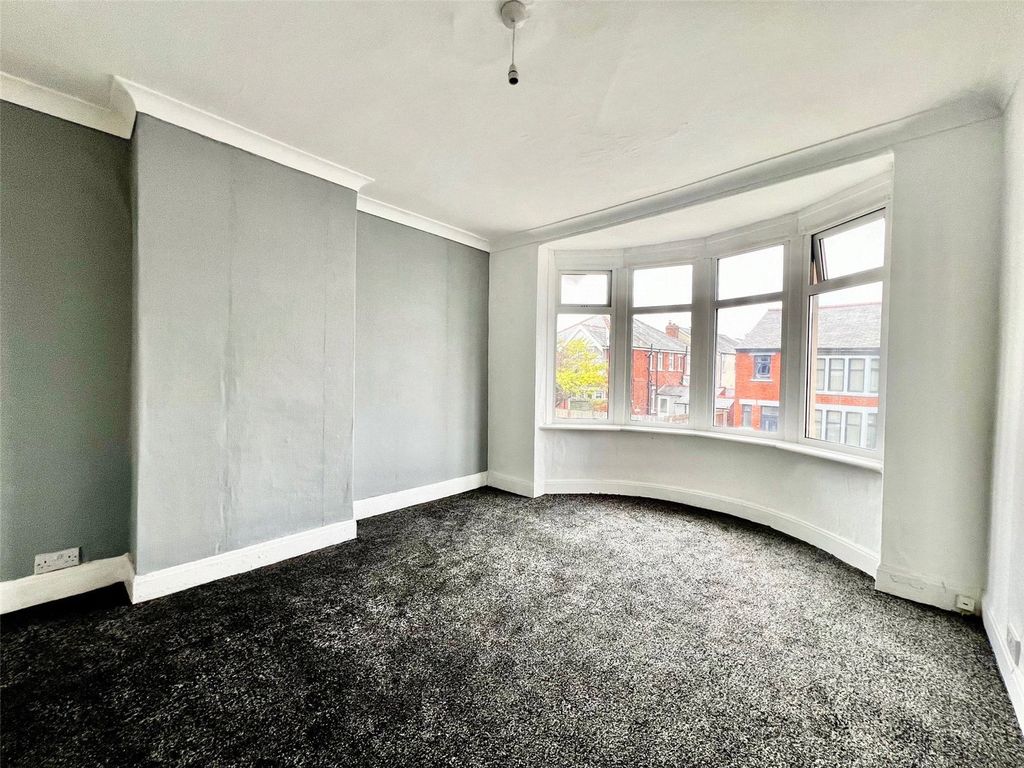 Property photo 3 of 11 Picture No. 01