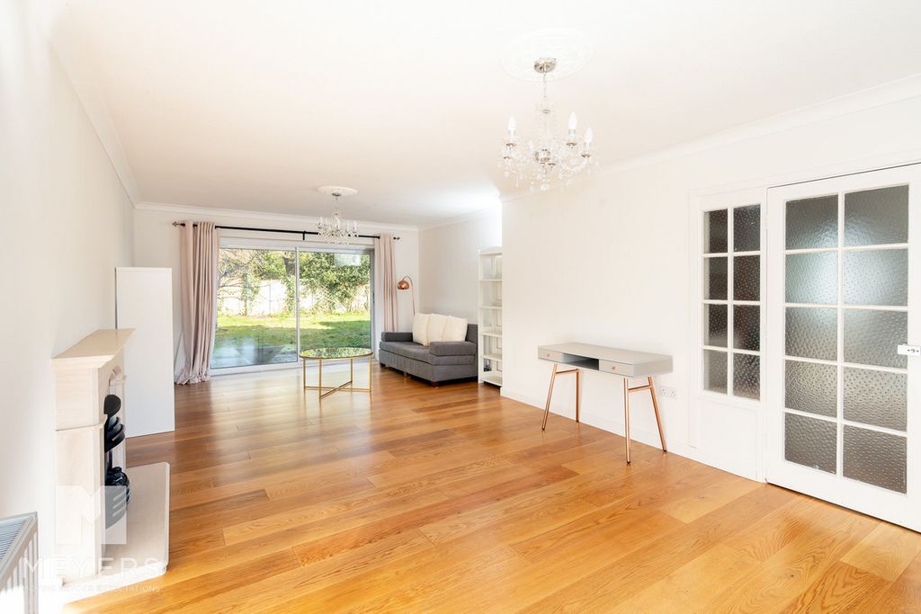 Property photo 3 of 24