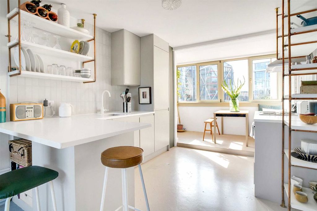 Property photo 3 of 5