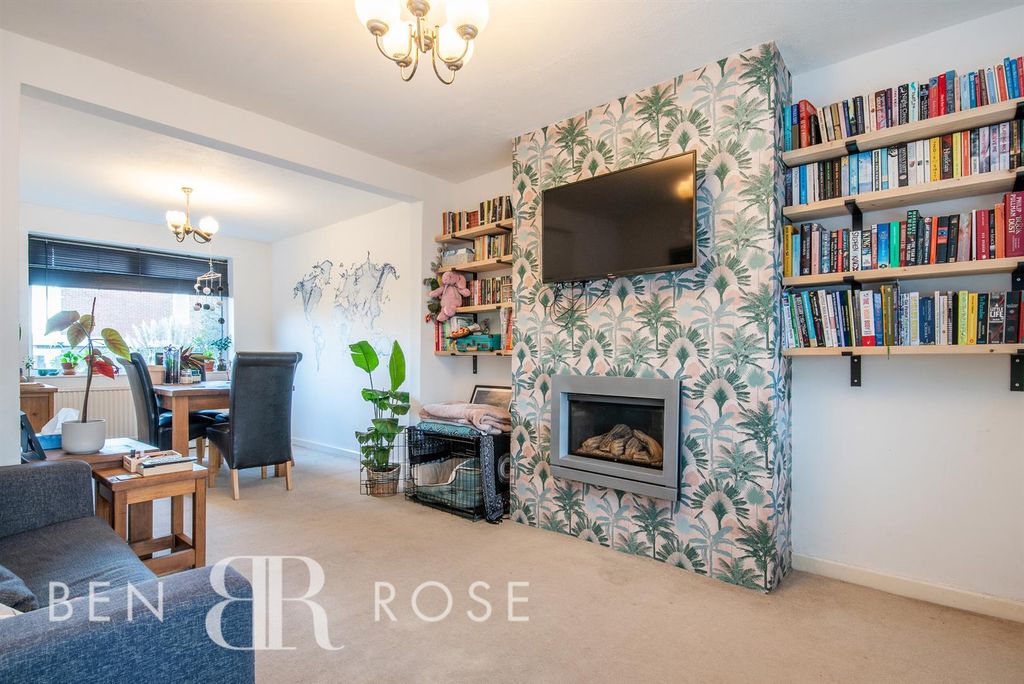 Property photo 2 of 22 Lounge/Dining Room