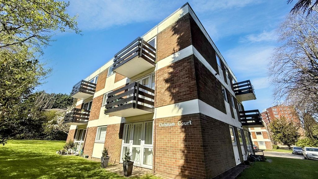 Property photo 1 of 10 Approach