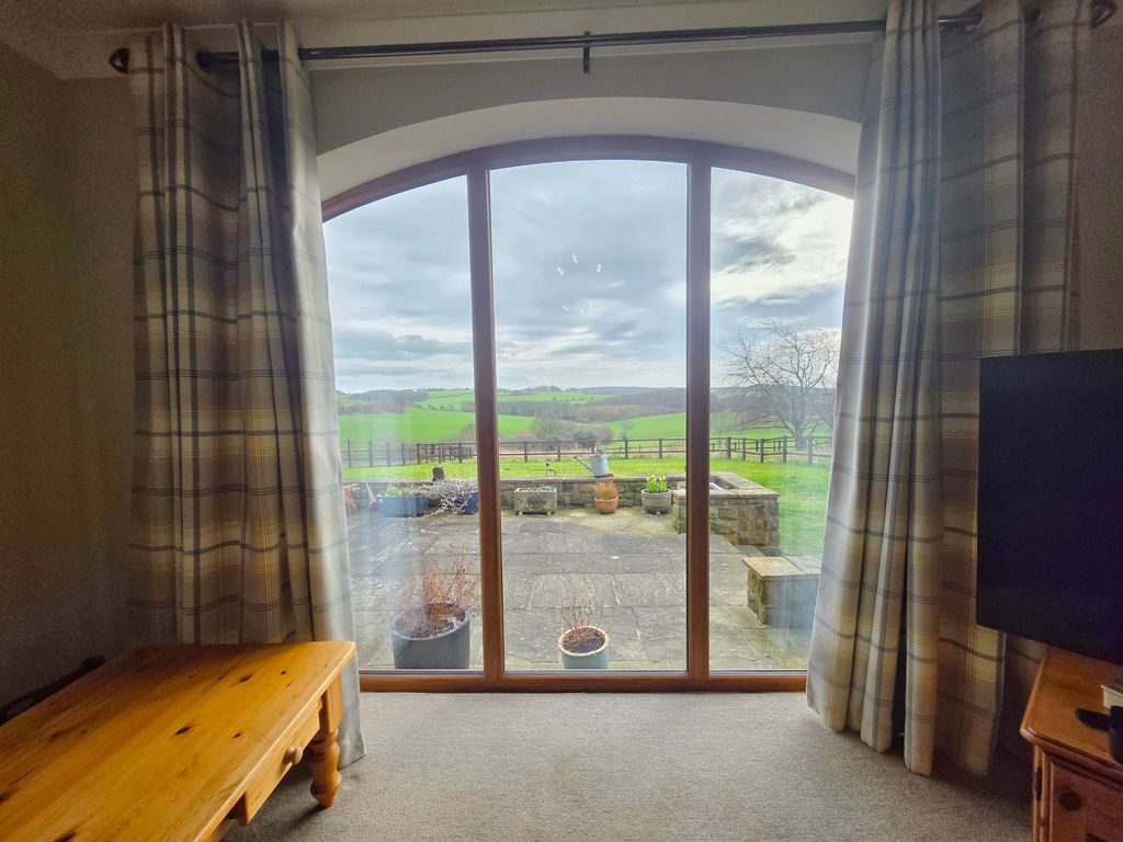 Property photo 2 of 31